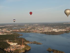 Seuratkaa johtajaa!
    Kuva: Esko Saari