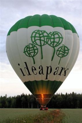 Ei UFO vaan IFO (Identified Flying 
   Object)!Kuva: Jaakko Virtanen, Linnan Pallo