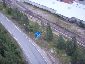 Ylitetään maantie 
ja rautatie