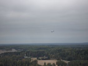 Lentokone ohittaa