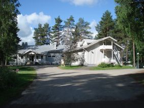 Puurtilan 
päärakennus